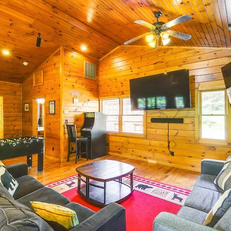 Cabin With Pool Access About 3 Mi To Downtown Gatlinburg Zewnętrze zdjęcie