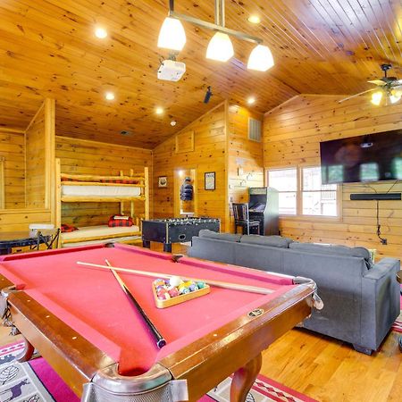 Cabin With Pool Access About 3 Mi To Downtown Gatlinburg Zewnętrze zdjęcie