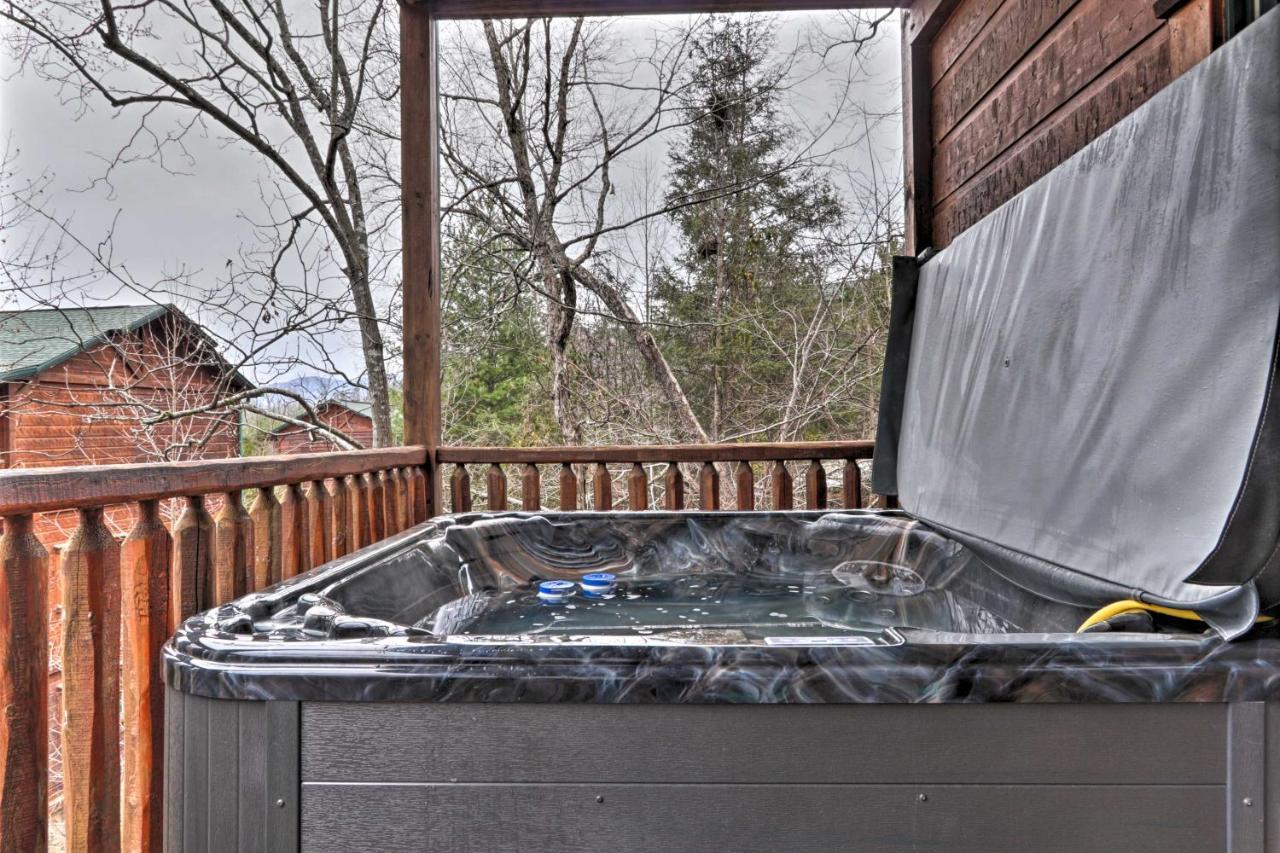 Cabin With Pool Access About 3 Mi To Downtown Gatlinburg Zewnętrze zdjęcie