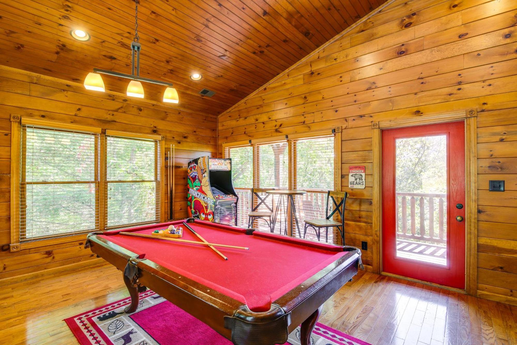 Cabin With Pool Access About 3 Mi To Downtown Gatlinburg Zewnętrze zdjęcie