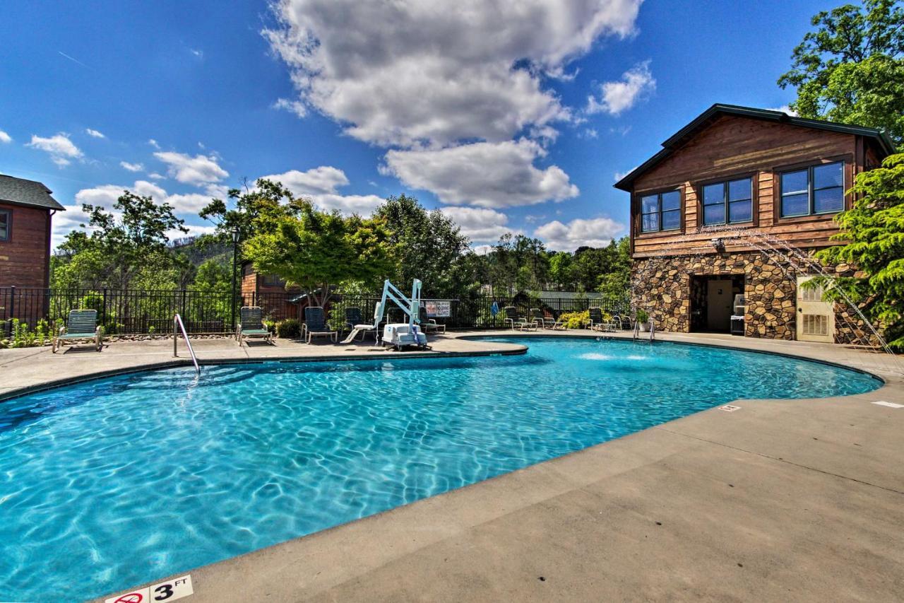 Cabin With Pool Access About 3 Mi To Downtown Gatlinburg Zewnętrze zdjęcie