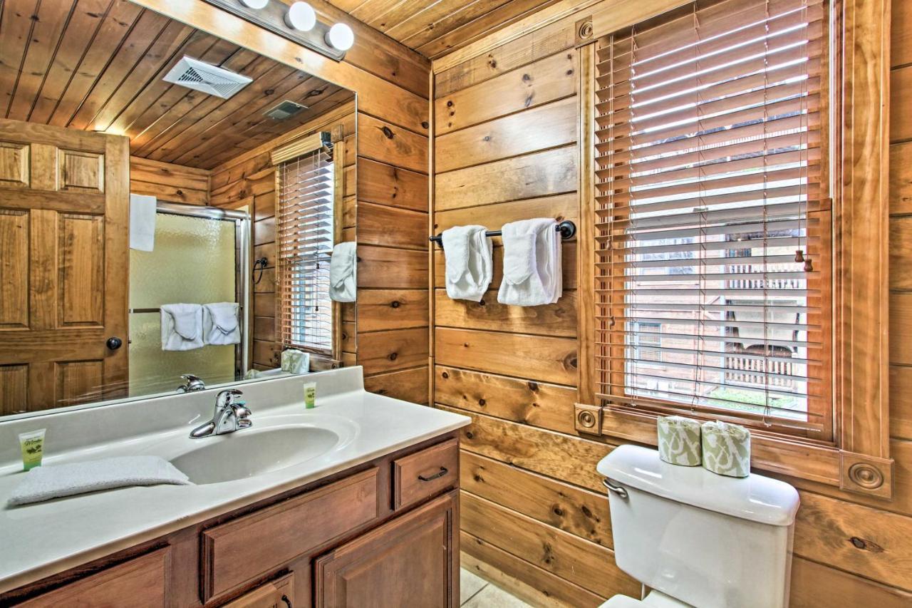 Cabin With Pool Access About 3 Mi To Downtown Gatlinburg Zewnętrze zdjęcie